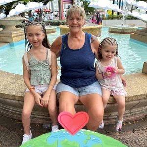 Meet your Posher, Sandra